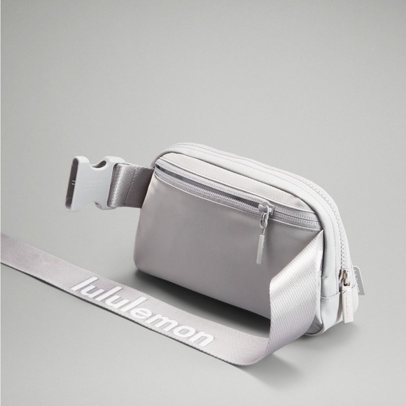 Lululemon Everywhere Belt Bag 1 L - Picture 1 of 5